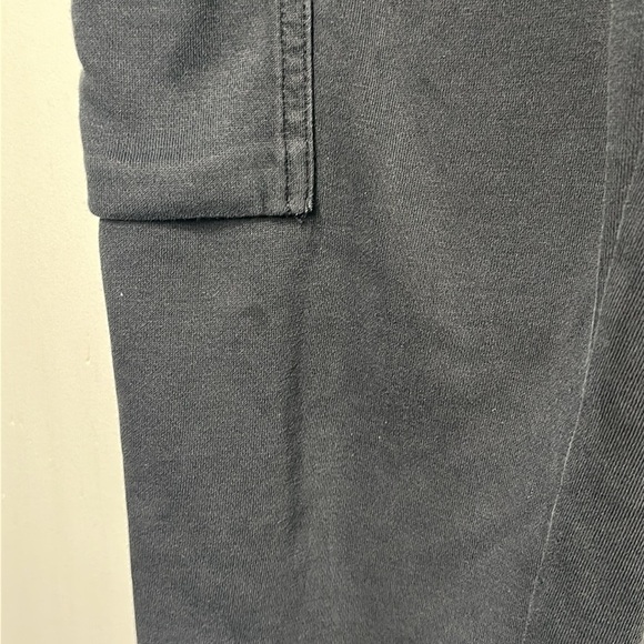 Nike Youth Size Large black Sweatpants Elastic Waist Drawstring Cargo Pockets - Picture 6 of 12